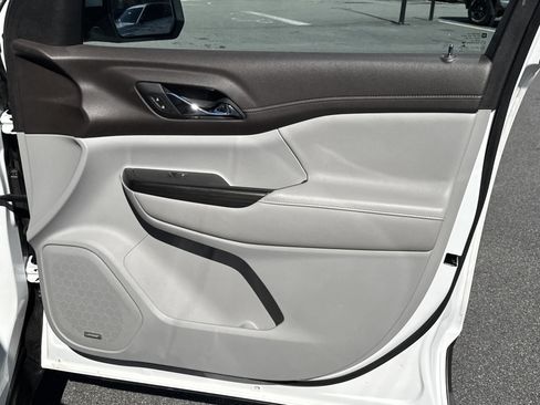 Used 2021 GMC Acadia SLT image 18