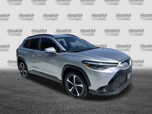 Used 2024 Toyota Corolla Cross AWD Hybrid w/ Convenience Package image 2