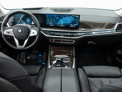 Used 2026 BMW X7 xDrive40i AWD/4WD image 8