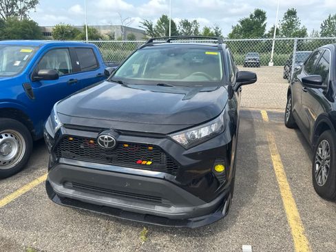Used 2020 Toyota RAV4 LE w/ All Weather Liner Package AWD/4WD image 4