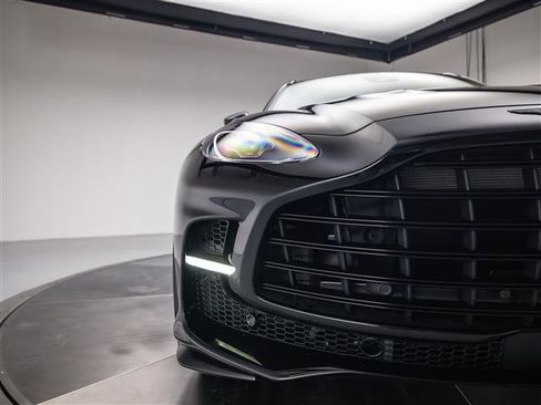 New 2026 Aston Martin DBX 707 image 17