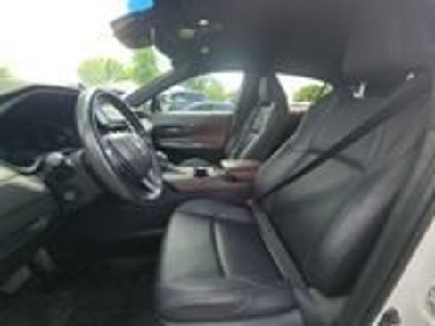 Used 2024 Toyota Venza XLE AWD/4WD image 12