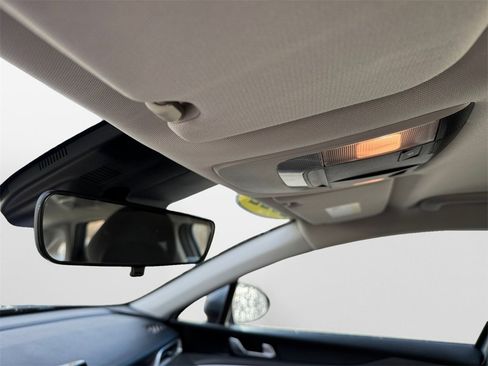 Used 2022 Kia K5 LX image 27