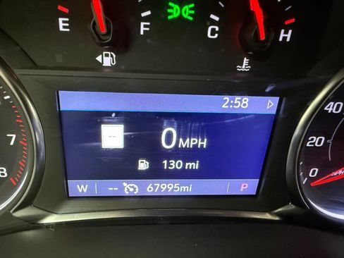 Used 2023 GMC Acadia SLT image 17