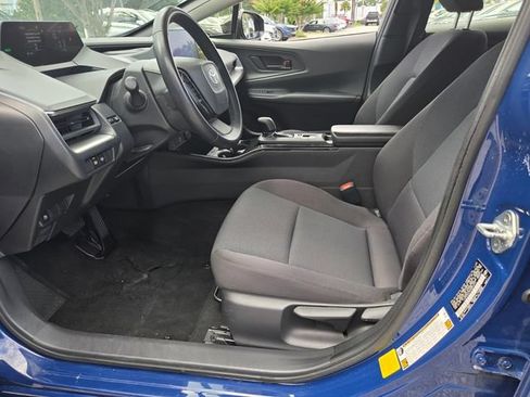 Used 2024 Toyota Prius LE FWD image 11