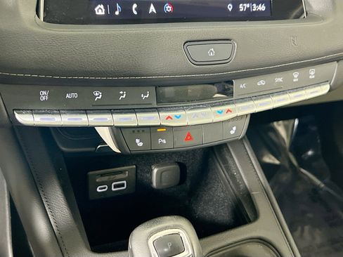 Used 2019 Cadillac XT4 Luxury w/ Cold Weather Package AWD/4WD image 16