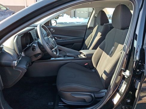 Certified 2023 Hyundai Elantra SEL image 13