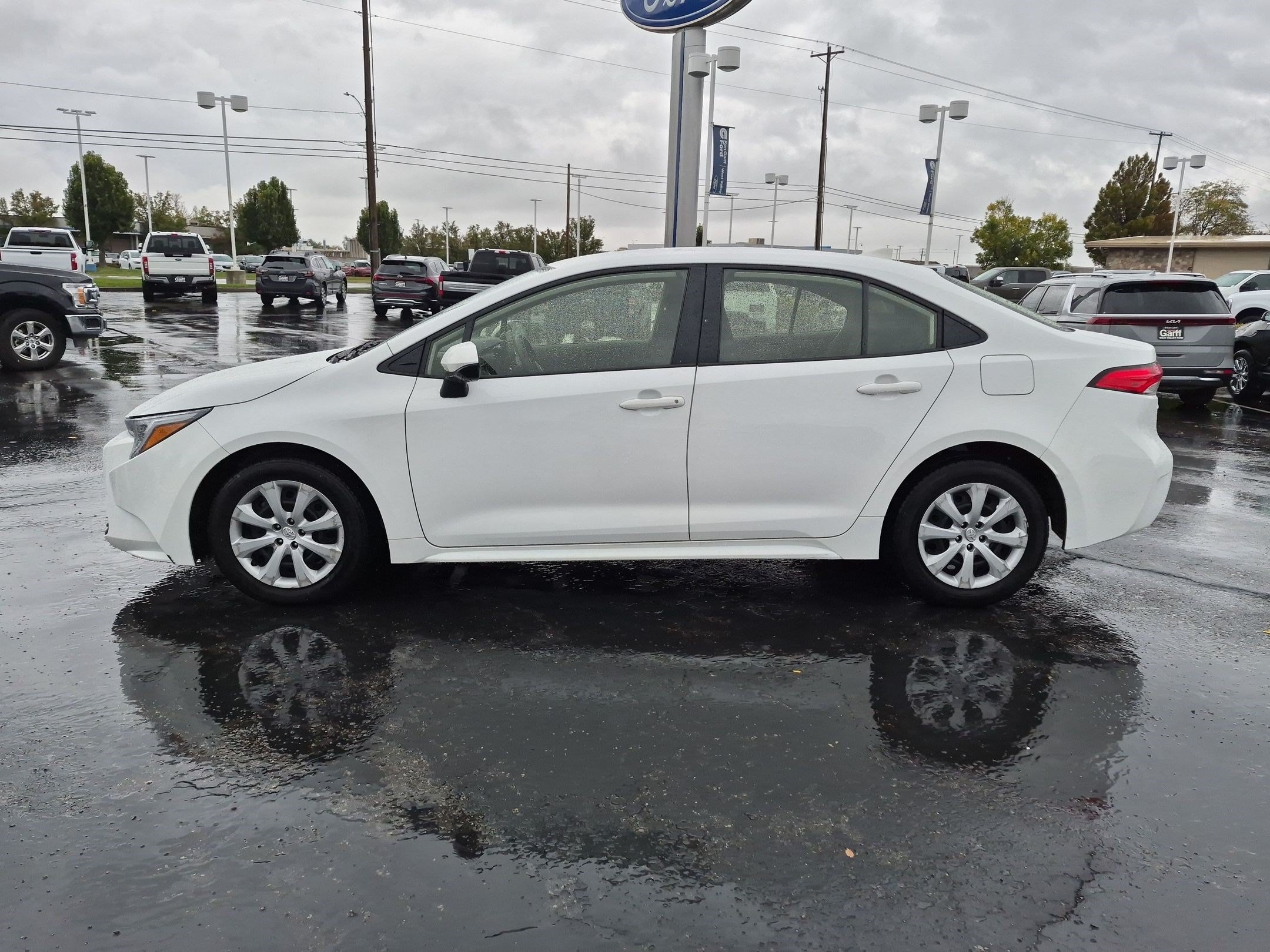 Used 2025 Toyota Corolla LE FWD image 10