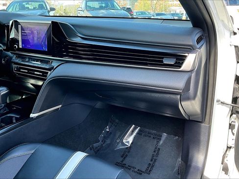 Used 2025 Toyota Camry SE image 15