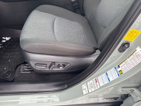 Used 2020 Toyota RAV4 XLE image 18