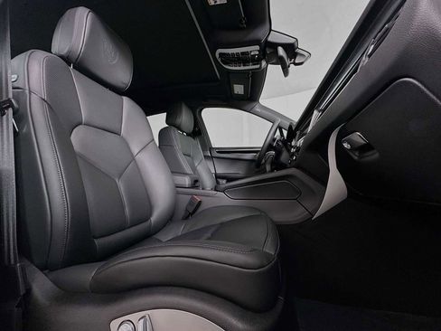 New 2026 Porsche Macan image 29