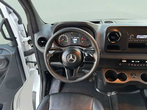 Used 2019 Mercedes-Benz Sprinter 2500 image 23