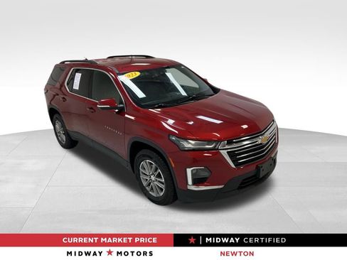 Used 2023 Chevrolet Traverse LT image 1