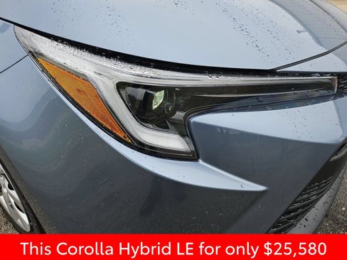 Used 2025 Toyota Corolla LE FWD image 13