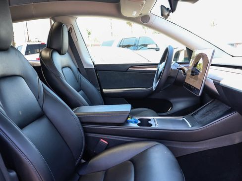 Used 2023 Tesla Model Y Long Range AWD/4WD image 18