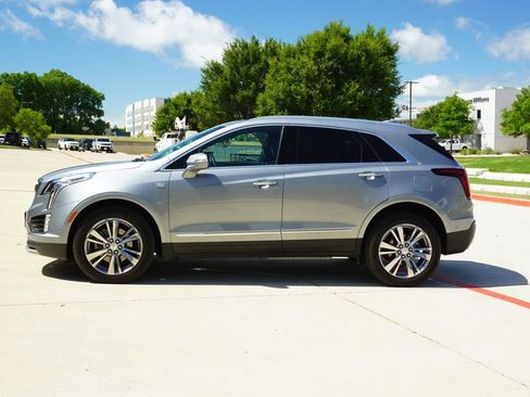 Used 2024 Cadillac XT5 Premium Luxury w/ Technology Package FWD image 2