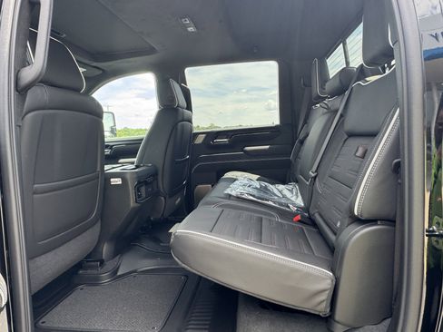 New 2026 GMC Sierra 2500 AT4X AWD/4WD image 7
