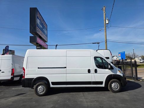 Used 2023 RAM ProMaster 3500 FWD image 3