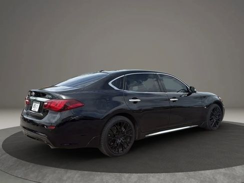 Used 2017 INFINITI Q70 L 3.7 image 12