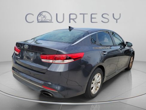 Used 2017 Kia Optima LX w/ Driver Convenience Package FWD image 3
