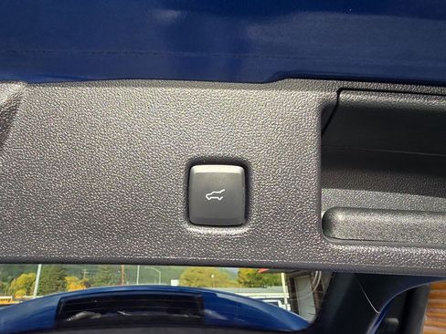 Used 2022 Ford Escape SEL image 10