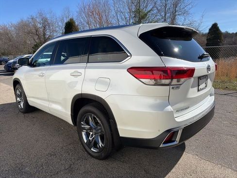 Used 2019 Toyota Highlander Limited Platinum image 4