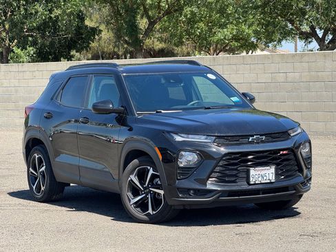 Used 2023 Chevrolet TrailBlazer RS w/ Sun and Liftgate Package FWD image 1