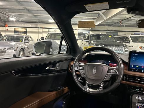 Certified 2022 Lincoln Nautilus Reserve AWD/4WD image 25