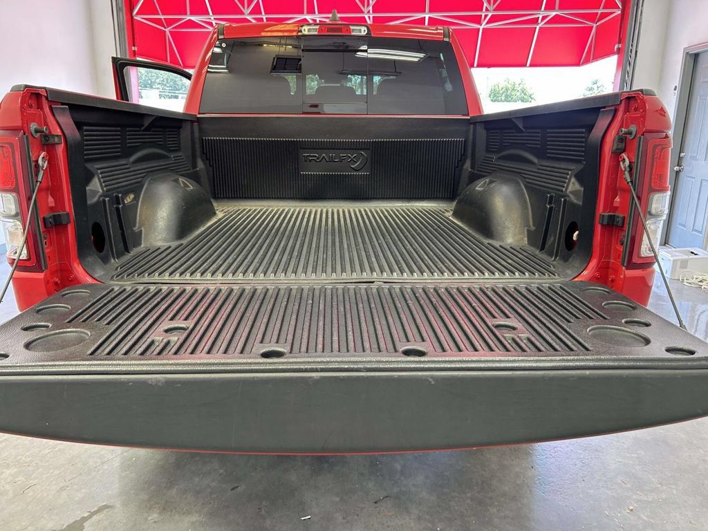 Used 2020 RAM 1500 Big Horn AWD/4WD image 14