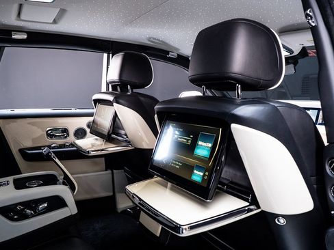 Used 2019 Rolls-Royce Phantom Sedan RWD image 53