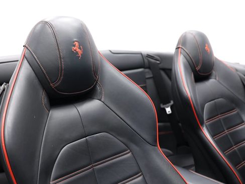 Used 2017 Ferrari California T RWD image 74