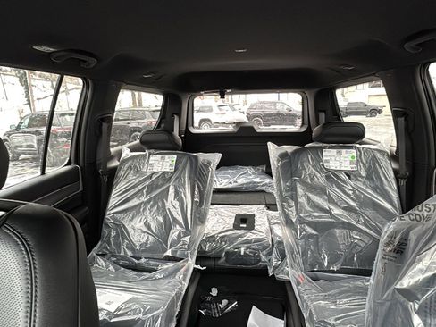 New 2026 Jeep Grand Wagoneer Limited image 30