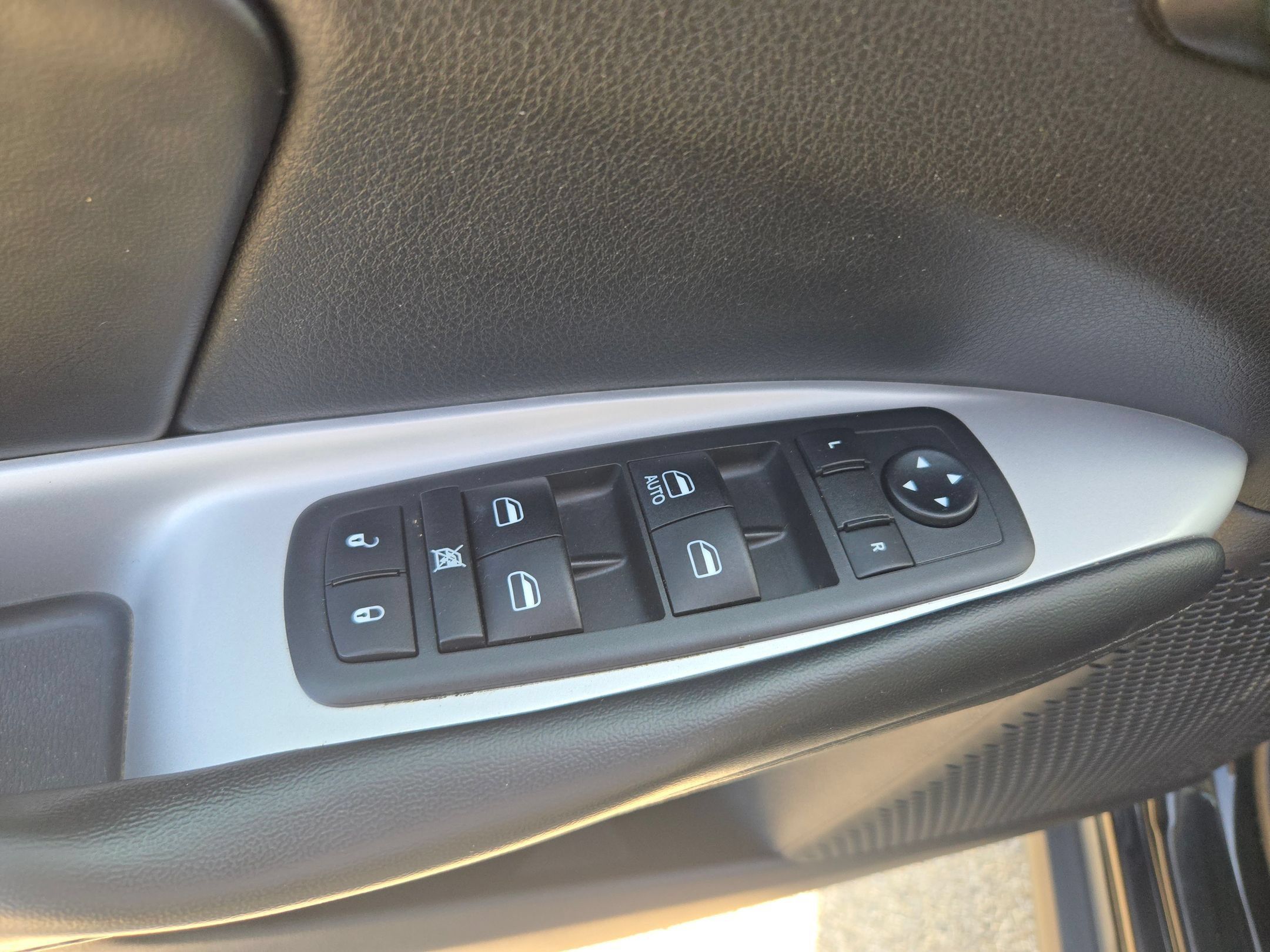Used 2020 Dodge Journey SE w/ SE Popular Equipment Group FWD image 12