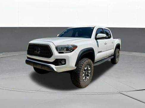 Used 2018 Toyota Tacoma TRD Off-Road AWD/4WD image 9