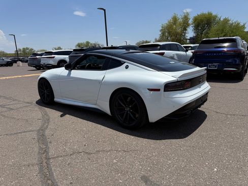 Certified 2023 Nissan Z w/ Floor Mat Package (L93) RWD image 7