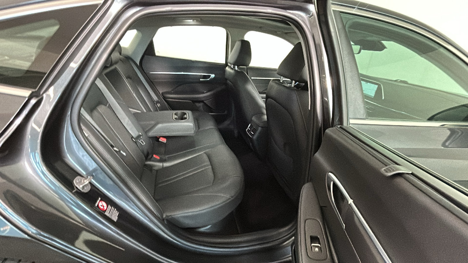 Used 2023 Hyundai Sonata Limited w/ Cargo Package FWD image 37