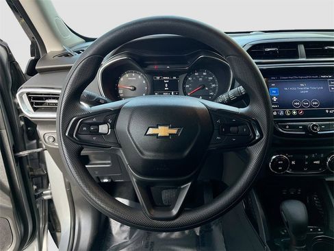 Used 2023 Chevrolet TrailBlazer LT w/ Convenience Package image 11
