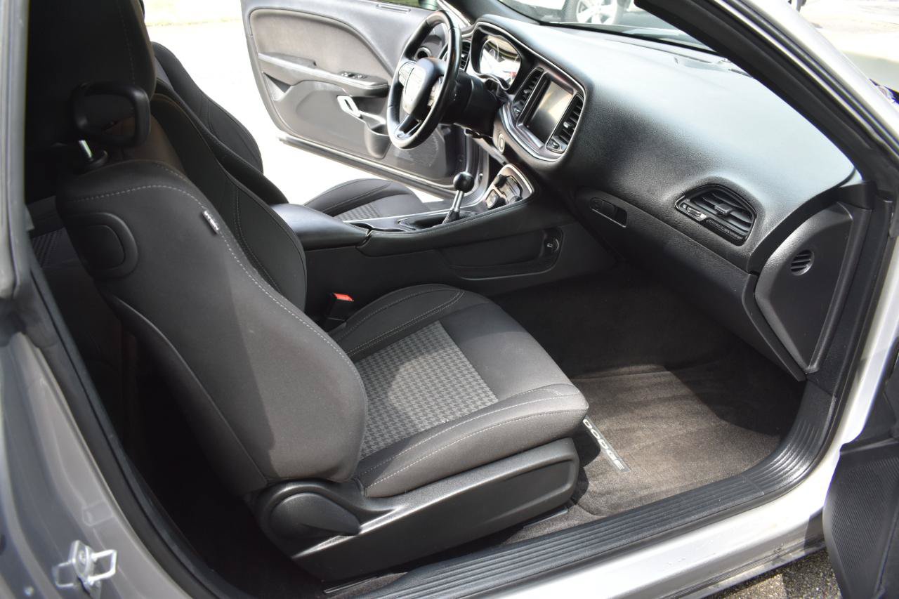 Used 2015 Dodge Challenger R/T w/ Quick Order Package 22B R/T RWD image 17