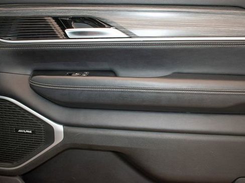 Used 2024 Jeep Wagoneer L Series II w/ Flexible Seating Group AWD/4WD image 12