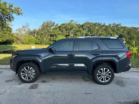 Certified 2025 Toyota 4Runner Limited AWD/4WD image 3