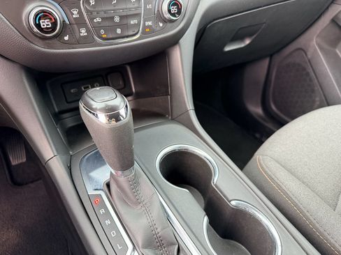 Used 2021 Chevrolet Equinox LT FWD image 22
