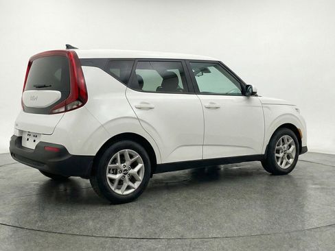 Used 2025 Kia Soul LX w/ LX Technology Package image 9