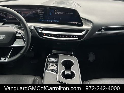 Used 2024 Cadillac Lyriq Luxury image 14