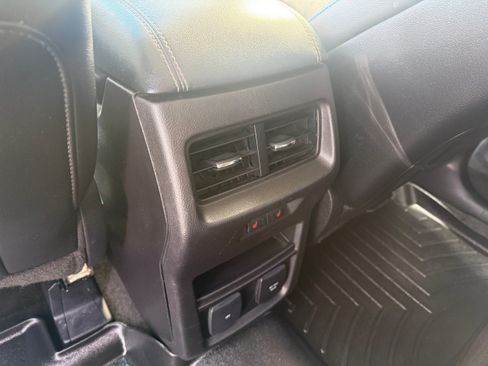 Used 2015 Ford Edge Titanium w/ Equipment Group 302A AWD/4WD image 17