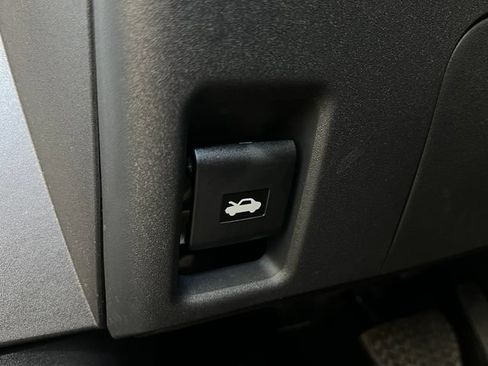 Used 2025 Lexus RZ 300e FWD image 32