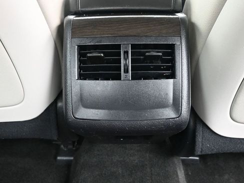 Used 2016 Toyota Avalon XLE Premium image 11