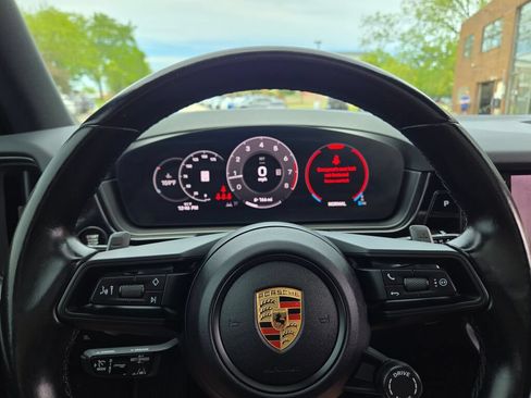 Used 2024 Porsche Cayenne AWD/4WD image 47