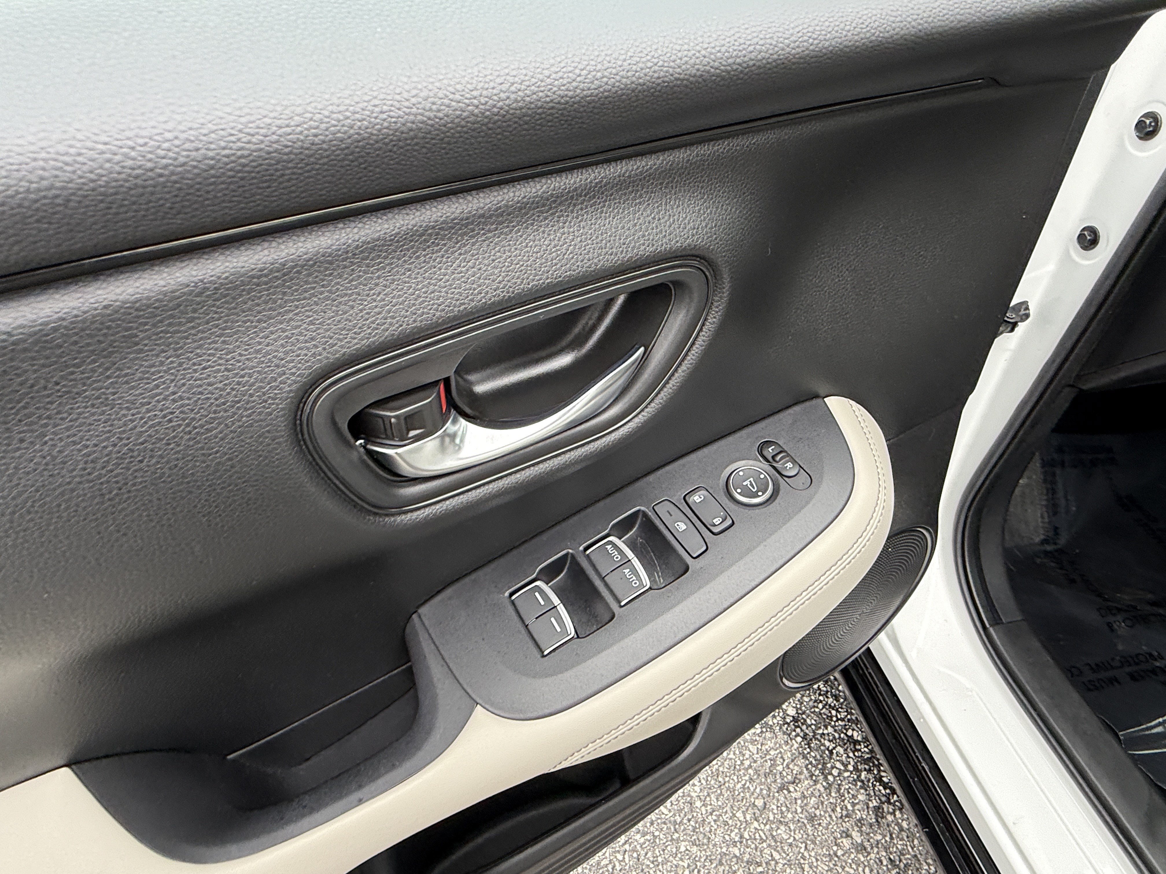 Certified 2024 Honda HR-V EX-L image 16
