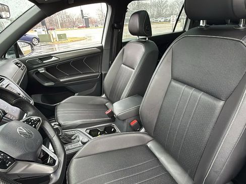 Used 2023 Volkswagen Tiguan SE R-Line image 23