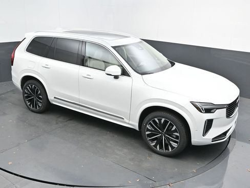 New 2026 Volvo XC90 B6 Ultra image 31